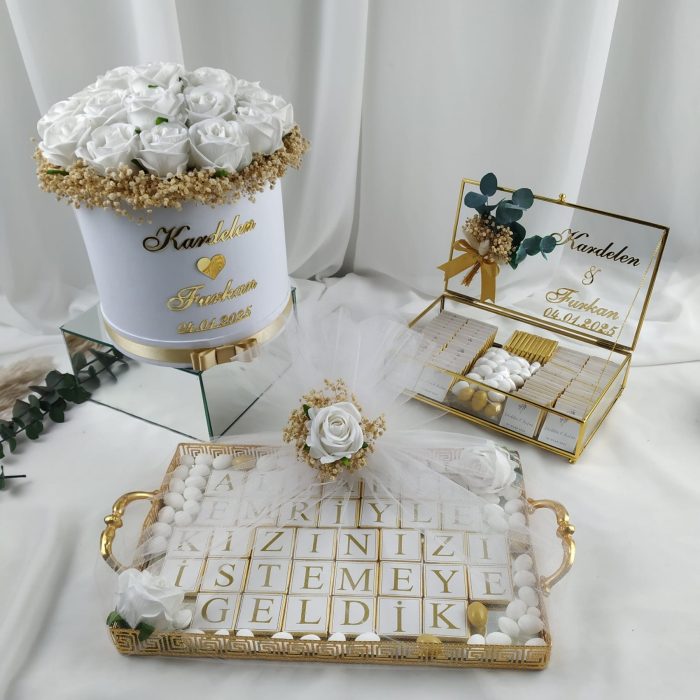 Kutuda Çiçek, Cam Kutu Söz Nişan Çikolatası ve Dekoratif Tepsi Söz Nişan Çikolatası - Görsel 1