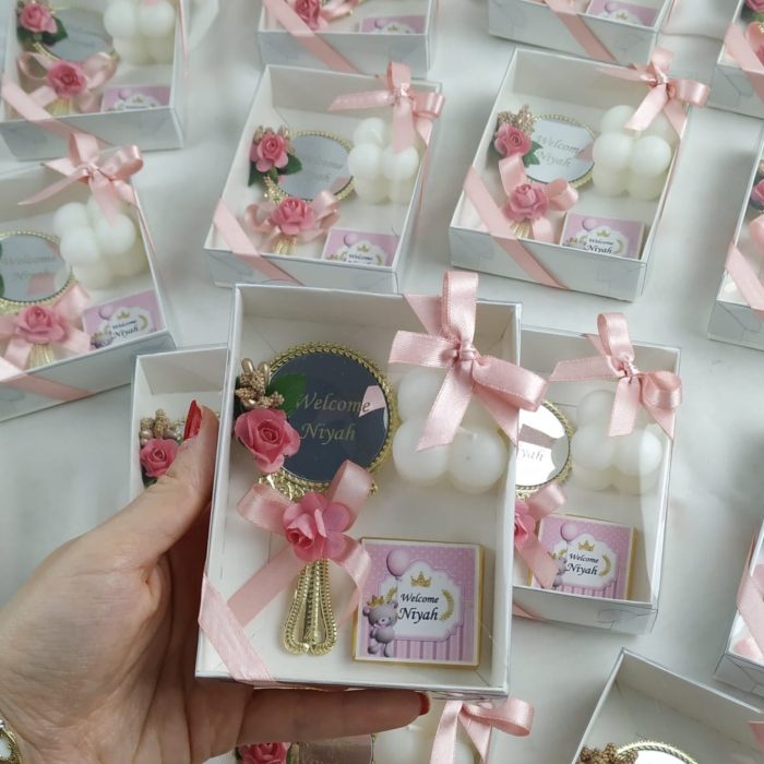 Ayna, Bubble Mum ve Çikolata Hediyelik - Görsel 1