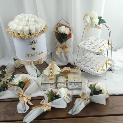 Kutuda Çiçek, Katlı Sunumluk Söz Nişan Çikolatası ve Cam Kutu Söz Nişan Çikolatası