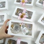 Kolonya, Çiçekli Epoksi Magnet ve Çikolata Hediyelik - Görsel 2