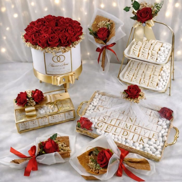 Kutuda Çiçek, Katlı Sunumluk Söz Nişan Çikolatası, Cam Kutu Söz Nişan Çikolatası ve Dekoratif Tepsi Söz Nişan Çikolatası - Görsel 1