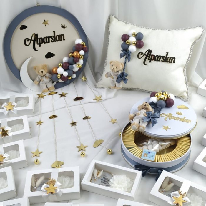 Bebek Kapı Süsü, Yastık ve Çikolata Seti - Görsel 1