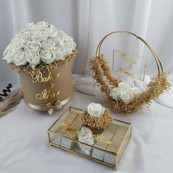 Kutuda Çiçek, Cam Kutu Söz Nişan Çikolatası ve Dekoratif İsimlik - Görsel 4