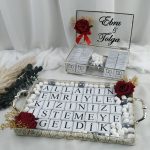 Dekoratif Tepsi Söz Nişan Çikolatası ve Cam Kutu Söz Nişan Çikolatası