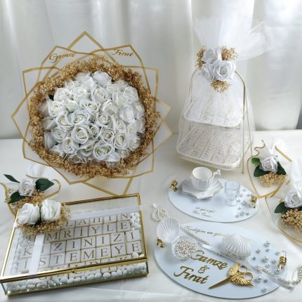 Polyester Tepsi Seti, Buket, Cam Kutu Söz Nişan Çikolatası ve Katlı Sunumluk Söz Nişan Çikolatası